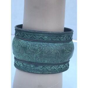 Bracelet Wide Cuff Elephant Trunk Up Design Green Color 2" Wide Indian Style‎